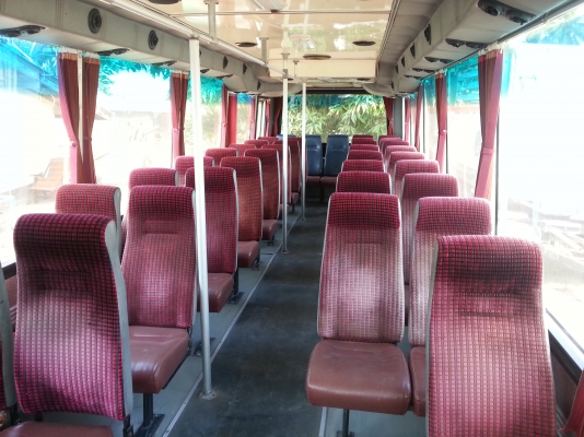 รถบัส หกล้อ