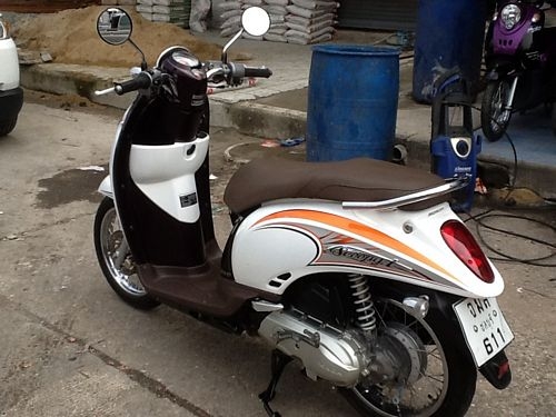 SCOOPY i รถ7เดือน ลายคลาสสิคตัวใหม่ล่าสุดวิ้งๆเดิมๆทั้งคัน SCOOPY i รถ7เดือน ลายคลาสสิคตัวใหม่ล่าสุดวิ้งๆเดิมๆทั้งคัน