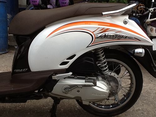 SCOOPY i รถ7เดือน ลายคลาสสิคตัวใหม่ล่าสุดวิ้งๆเดิมๆทั้งคัน SCOOPY i รถ7เดือน ลายคลาสสิคตัวใหม่ล่าสุดวิ้งๆเดิมๆทั้งคัน