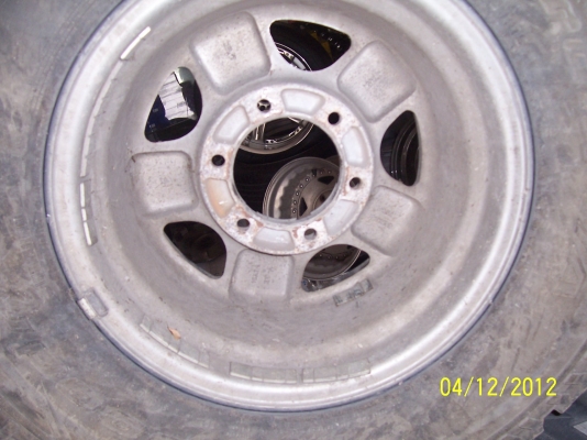 ขายล้อขอบ 15 พร้อมยาง BF 31*10.5 ถูกๆ