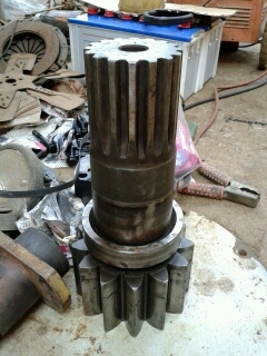 ขายด่วน!..เฟือง พิเนี่ยน (pinion gear) เฟืองขับเอว รถขุด KOMATSU PC200-3 USED สภาพสวย พร้อมใช้ อะไหล่ ถอดจากรถญี่ปุ่น.