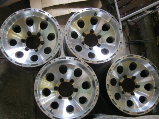 ขาย แม็ก ออฟโรด ขอบ 15 กว้าง 8 นิ้ว 6รู แม็คนอกอย่างหนา ราคามิตรภาพ