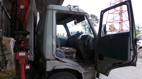 HINO FC 120 แรงม้า ติดเครน 2.6 ตัน มีเล่มทะเบียนพร้อมค่ะ HINO FC 120 แรงม้า ติดเครน 2.6 ตัน มีเล่มทะเบียนพร้อมค่ะ