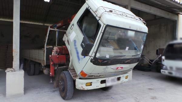 HINO FC 120 แรงม้า ติดเครน 2.6 ตัน มีเล่มทะเบียนพร้อมค่ะ HINO FC 120 แรงม้า ติดเครน 2.6 ตัน มีเล่มทะเบียนพร้อมค่ะ