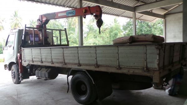 HINO FC 120 แรงม้า ติดเครน 2.6 ตัน มีเล่มทะเบียนพร้อมค่ะ HINO FC 120 แรงม้า ติดเครน 2.6 ตัน มีเล่มทะเบียนพร้อมค่ะ