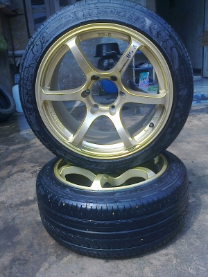 ขายล้อแม็ก6รู ADVANCE รุ่นRGZ ขอบ18นิ้ว พร้อมยาง235/45/18 ความกว้าง9นิ้ว  ไม่แพง6000 บาท