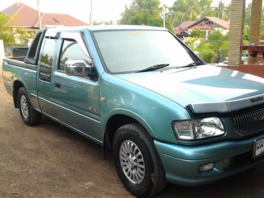 ISUZU DRAGON POWER SPACE CAB SLX 2.8 MT ปี 2000 รถบ้านเดิมๆบางทั้งคันไม่เคยมีอุบัติหนัก เครื่องแห้งดีไม่มีเยิ้ม คานหน้าหลังคาเดิมๆ ภายในสวยครบ CD MP3 แอร์เย็น พวงมาลัยเพาเวอร์ กระบะปูพื้นแม็กลายเนอร์ ช่วงล่างดี ยางสภาพ 70\% เอกสารทะเบียนภาษีครบไม่มีขาดพร้อ