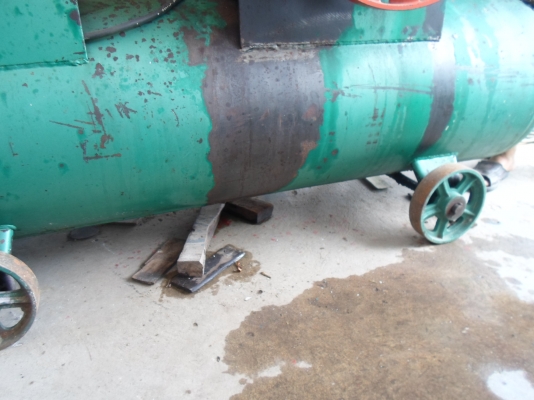 ถังลมฟูเซ็ง 300  ลิตร  สภาพสวย  ขาย  12,000