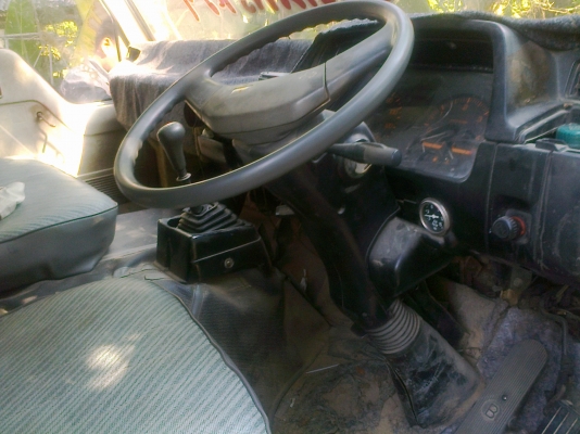 MITSUBISHI CANTER เครื่อง 165 HP 6BD1 หกล้อดั๊มพ์ กระบะดั๊มพ์เหล็กยาว 3.60 เมตร ภายในเก๋งครบพร้อม พวงมาลัยเพาเวอร์ เบรคทริ๊ปฟี้อย่างดี ช่วงล่างคัชซีสวยไม่มีดาม ติด F หน้าหลัง ยาง 8.25 ขอบ 16 สภาพดีพร้อมใช้งาน เอกสารเล่มทะเบียนครบครับ