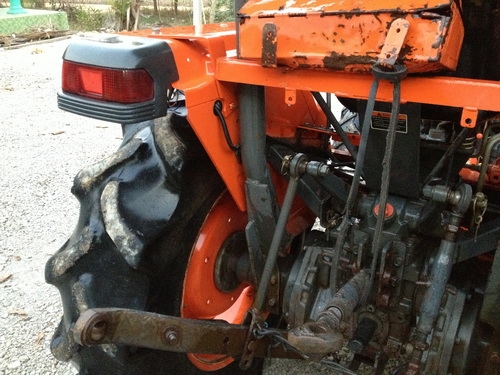 ขายรถไถ KUBOTA L3408 DI พร้อมอุปกรณ์ดันหน้าและผาน 6ตราช้าง
