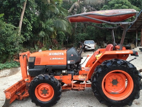 ขายรถไถ KUBOTA L3408 DI พร้อมอุปกรณ์ดันหน้าและผาน 6ตราช้าง