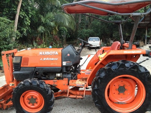 ขายรถไถ KUBOTA L3408 DI พร้อมอุปกรณ์ดันหน้าและผาน 6ตราช้าง