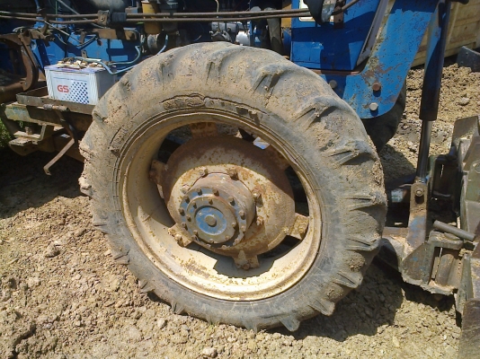 (ลงรูปใหม่...)รถไถ2เพลา FORD 6600 ซื้อรถนอกนำเข้า สวย เดิมๆ มีใบดันหน้า