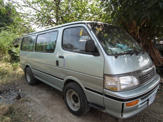 ขายรถตู้ โตโยต้า ปี 93 ทะเบียนเต็มพร้อมโอน สนใจสอบถามได้นะครับ รถบ้านแท้ครับ