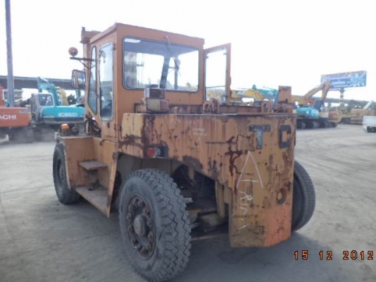 ขายด่วน รถยกขนาด 10 ตัน ขายด่วน รถยกขนาด 10 ตัน