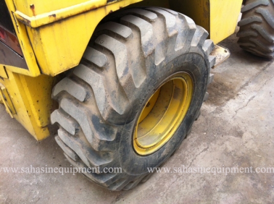 รถตัก WS200A บจก.สหสินอีควิปเม้นท์ โทร.081-5851880, 02-5168100-1 www.sahasinequipment.com