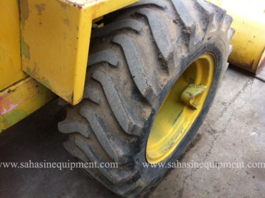 รถตัก WS200A บจก.สหสินอีควิปเม้นท์ โทร.081-5851880, 02-5168100-1 www.sahasinequipment.com