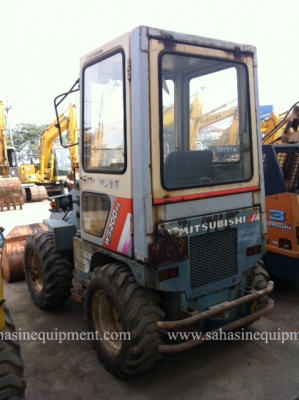 รถตัก WS200A2 บจก.สหสินอีควิปเม้นท์ โทร.081-5851880, 02-5168100-1 www.sahasinequipment.com