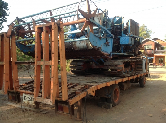 ขายด่วน 6ล้อเทรนเลอร์ KM. 505. บรรทุกรถเกี่ยวข้าว  ขายไปจังหวัด ศรีษะเกษ แล้วครับ