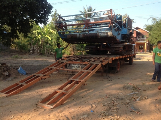 ขายด่วน 6ล้อเทรนเลอร์ KM. 505. บรรทุกรถเกี่ยวข้าว  ขายไปจังหวัด ศรีษะเกษ แล้วครับ