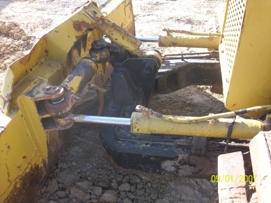 ขายแทรกเตอร์ D-2 รุ่น 5สภาพสวยพร้อมใช้งาน ติดต่อ คุณจี๊ด 089-7949488 คุณยุทธ์ 081-9870866