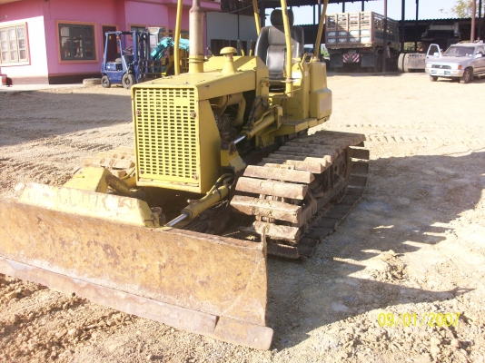 ขายแทรกเตอร์ D-2 รุ่น 5สภาพสวยพร้อมใช้งาน ติดต่อ คุณจี๊ด 089-7949488 คุณยุทธ์ 081-9870866