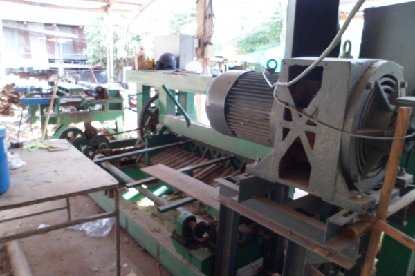 ขายเครื่อง ทำไม้ อัด ไม้ วีเนีย์ร์