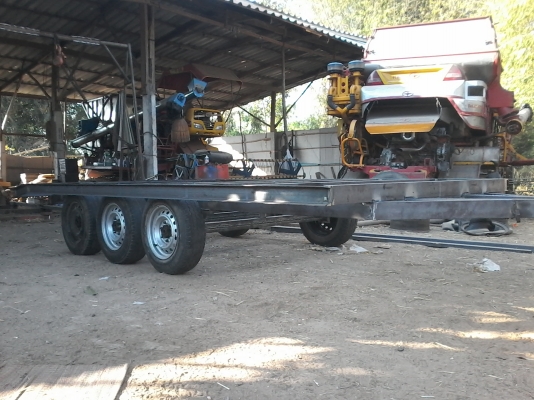 รับต่อเทรลเลอร์แบคโฮ เล็ก PC 20,30,40,60 และเทรลเลอร์ 10 ล้อ