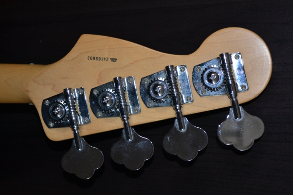 ขาย กีตาร์ เบส Fender