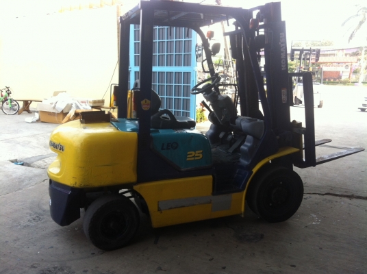 ขายฟอร์คลิฟต์ KOMATSU FD25T-12 TURBO ( ดีเซล ) เกียร์ AT 2.5 TON รับประกันราคาและคุณภาพ. เสายกสูง 3 M งายาว 1.8 เมตร ขายฟอร์คลิฟต์ KOMATSU FD25T-12 TURBO ( ดีเซล ) เกียร์ AT 2.5 TON รับประกันราคาและคุณภาพ. เสายกสูง 3 M งายาว 1.8 เมตร