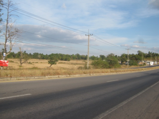 ที่ดินติดถนนสี่เลน  13.1.51 ไร่  จ.มุกดาหาร  ห่างตัวเมือง 15 กม.