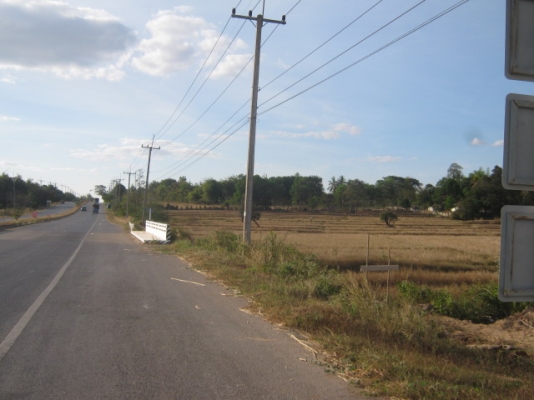 ที่ดินติดถนนสี่เลน  13.1.51 ไร่  จ.มุกดาหาร  ห่างตัวเมือง 15 กม.