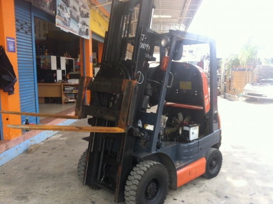 ขายฟอร์คลิฟต์ TOYOTA 6FGL15 ( เบนซิน) เกียร์ MT งาหมุนได้รอบตัว 1.5 TON เสายกสูง 3 M ขายฟอร์คลิฟต์ TOYOTA 6FGL15 ( เบนซิน) เกียร์ MT งาหมุนได้รอบตัว 1.5 TON เสายกสูง 3 M