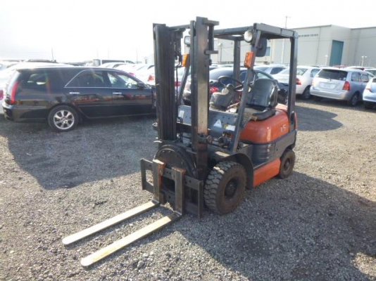 ขายฟอร์คลิฟต์  TOYOTA  6FGL15 ( เบนซิน) เกียร์ MT  งาหมุนได้รอบตัว 1.5 TON เสายกสูง 3 M