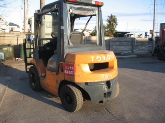 ขายฟอร์คลิฟต์ TOYOTA 7FGL20 ( เบนซิน) 2.0 TON เกียร์ AT งาสามารถเทและกระดกได้ เสายกสูง 3 M ขายฟอร์คลิฟต์ TOYOTA 7FGL20 ( เบนซิน) 2.0 TON เกียร์ AT งาสามารถเทและกระดกได้ เสายกสูง 3 M