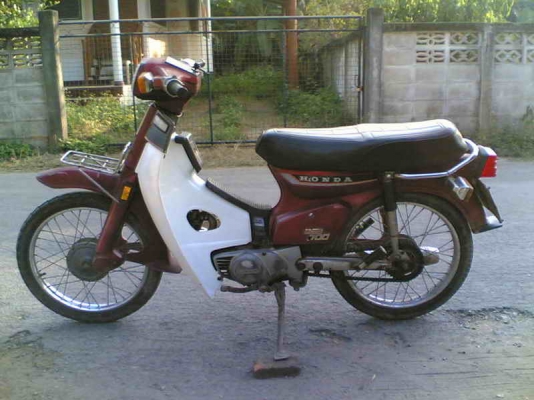 ขายC700cdiเครื่องดีอะไหร่ครบขาดบังโซ่ Noเล่มออกใบซื้อขายให้ ขาย 5500 บาท