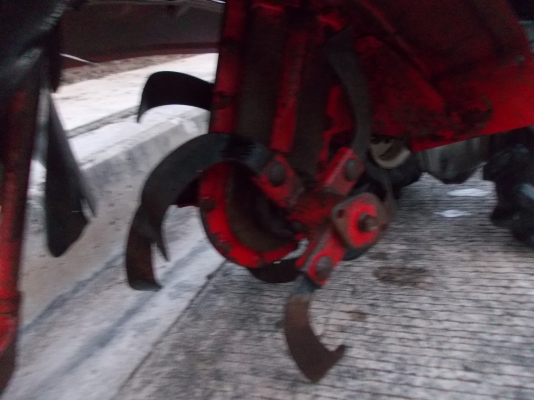 รหัส:12000930รถพรวนดินเดินตามเครื่องFA130Gเบนชิน(4.0ps)มีชุดพรวนดินกว้าง35cm.www.nihonmono.com