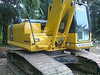 รถแบคโฮ KOMATSU  160 - 8  รถทำงาน 500 กว่า ซม.  ( รถใช้งานน้อย ) สนใจติดต่อ 081 - 6079515