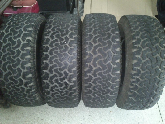 ขายยางbf a/t 285/75/16 ปีเก่าแต่ดอกสวยยังใช้ได้ดี