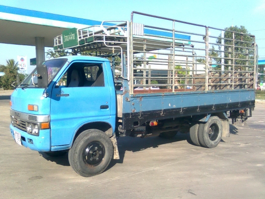 ขาย 6 ล้อ อีซุซุ 100แรง เครื่อง 4BC2 ฝาดำ สนใจติดต่อสอบถาม 089-8295500