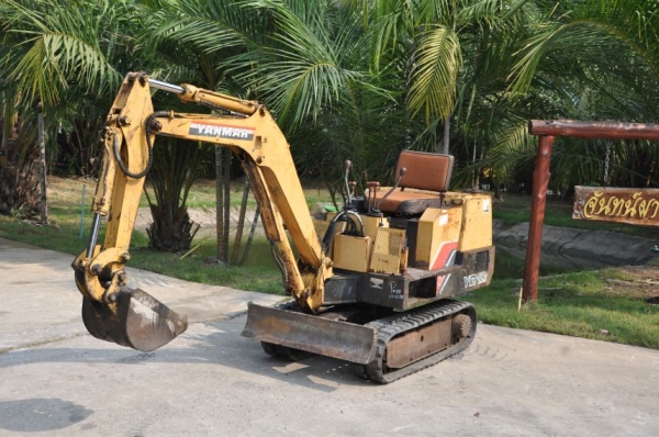 ขาย แบคโฮYANMAR ขนาดYB10 สภาพเดิมๆจากญี่ปุ่น พร้อมใช้ ขาย99,000บาท!!!
