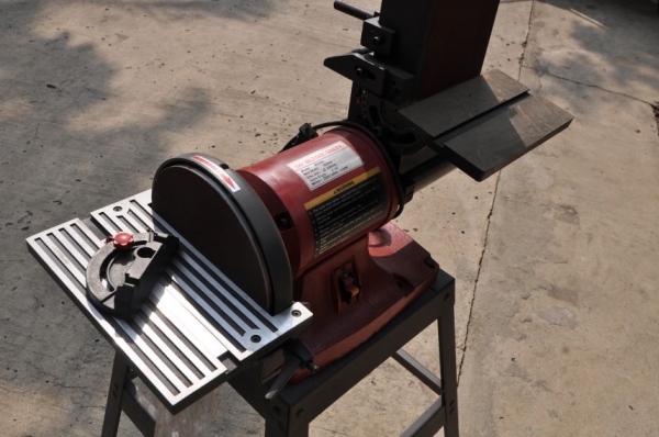 ขายเครื่อง เจียร ขัดแต่งเหล็กได้แนวตั้ง-แนวนอน (ของใหม่ไต้หวัน) เปิดตู้ญี่ปุ่นได้มา1ตัว ขาย16,000บาท!!