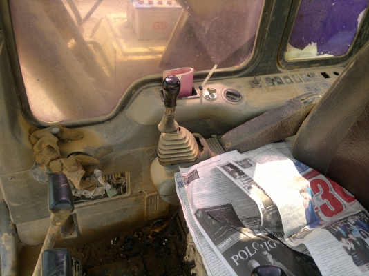 ขายรถแบคโฮ KOMATSU PC-200-6 ไฟฟ้ามี ช่วงล้างเต็ม เอวแน้น โซ้เต็ม สนใจโทร ราคาย้อมๆ