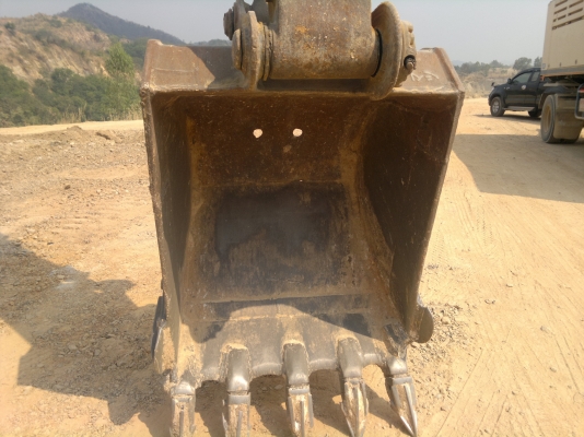 ขายรถแบคโฮ KOMATSU PC-200-6 ไฟฟ้ามี ช่วงล้างเต็ม เอวแน้น โซ้เต็ม สนใจโทร ราคาย้อมๆ