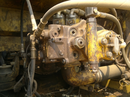 ขายรถแบคโฮ KOMATSU PC-200-6 ไฟฟ้ามี ช่วงล้างเต็ม เอวแน้น โซ้เต็ม สนใจโทร ราคาย้อมๆ