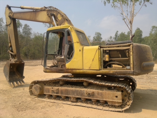 ขายรถแบคโฮ KOMATSU PC-200-6 ไฟฟ้ามี ช่วงล้างเต็ม เอวแน้น โซ้เต็ม สนใจโทร ราคาย้อมๆ