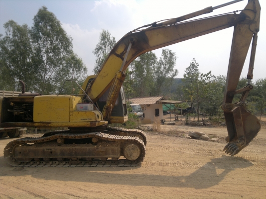 ขายรถแบคโฮ KOMATSU PC-200-6 ไฟฟ้ามี ช่วงล้างเต็ม เอวแน้น โซ้เต็ม สนใจโทร ราคาย้อมๆ