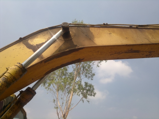 ขายรถแบคโฮ KOMATSU PC-200-6 ไฟฟ้ามี ช่วงล้างเต็ม เอวแน้น โซ้เต็ม สนใจโทร ราคาย้อมๆ