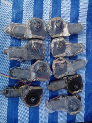 มอเเตอร์กระจกไฟฟ้า  พร้อมส่ง เหลือ 5 ตัว