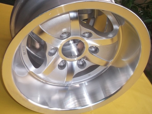 ขายดัทสัน 620 สภาพเทพๆ ดิสหน้า เบาะแต่ง Recaro เกียร์คอ สภาพจบๆ ครับ